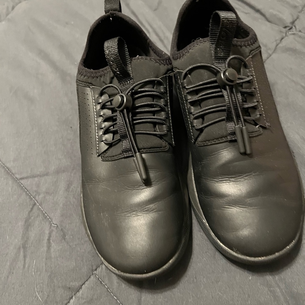 Cloves slip/spill resistant washable shoes
